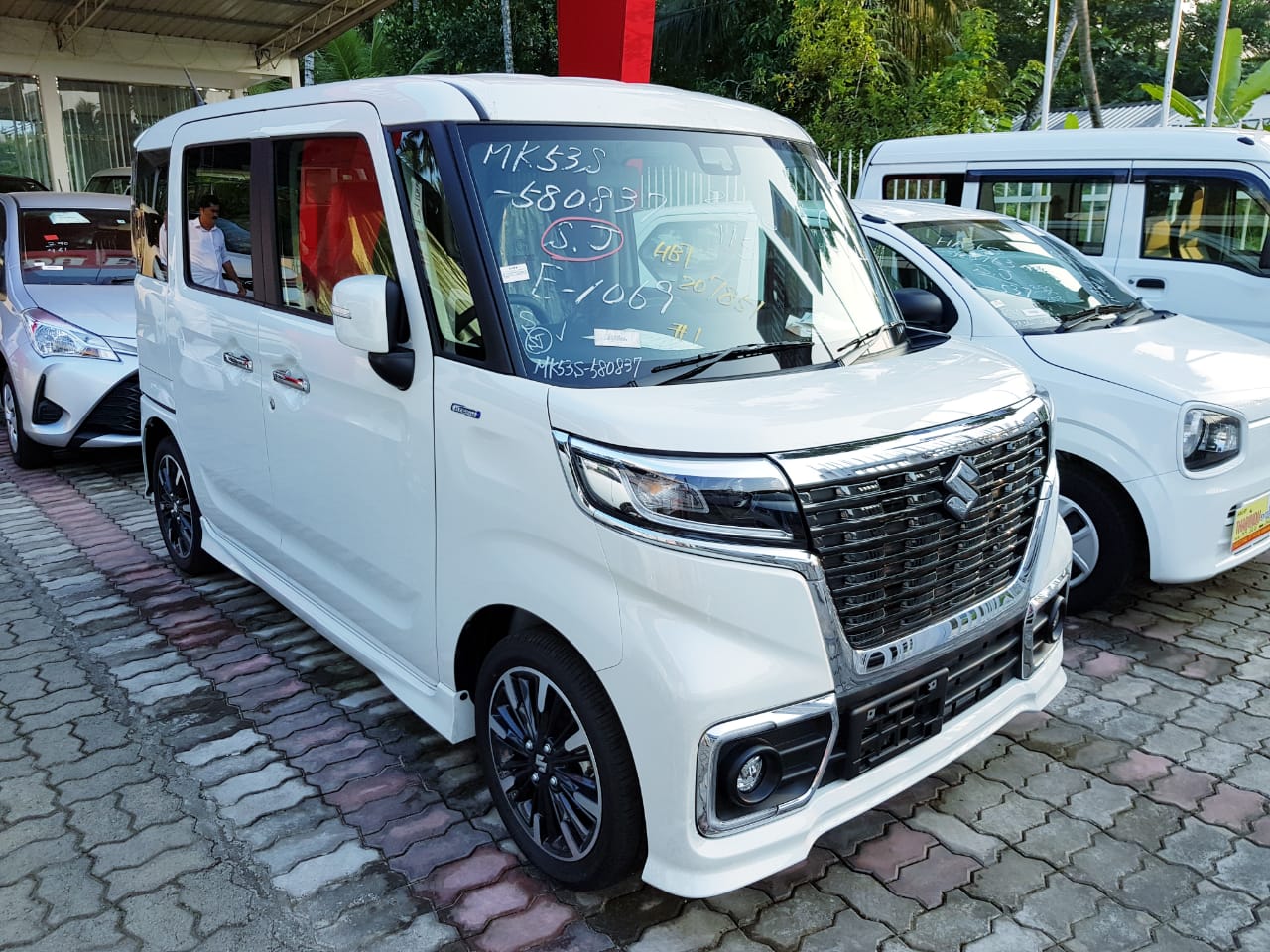 Suzuki Spacia